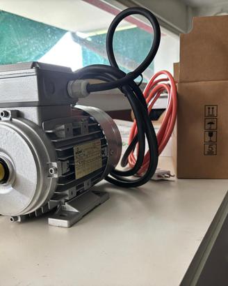 Motore + Inverter elettrico trifase nuovo