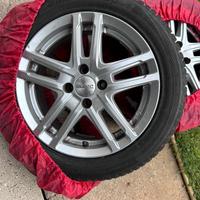 Gomme invernali con cerchi in lega 185 55 15