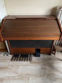 Organo farfisa