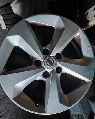 4 cerchi in lega Nissan Qashqai R17