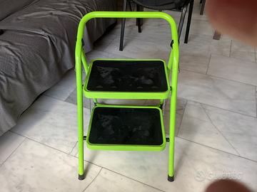 Scaletta sgabello richiudibile