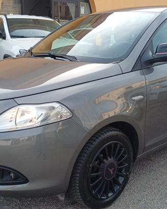 Lancia Ypsilon 1.2 69 CV 5 porte GPL Ecochic S Mom