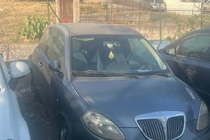 Lancia ypsilon