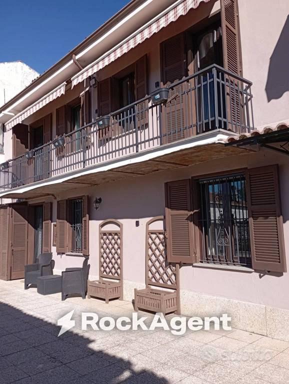 Rustico / Casale di 157 m² con 4 locali e box auto - Vista 3