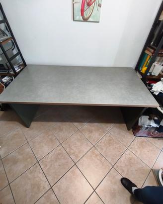 Scrivania per casa o ufficio 