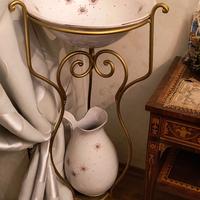 Lavabo con catino e brocca coordinata