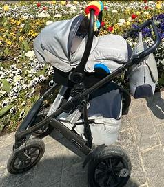 Trio ovetto-passeggino-carrozzina