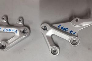 supporti pedane anteriori SUZUKI GSXR 600 750 K4