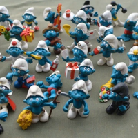 Lotto di 40 Puffi Vintage da Collezione