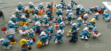 Lotto di 40 Puffi Vintage da Collezione