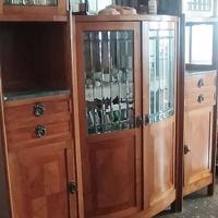 Mobili antichi in legno marmo e vetro
