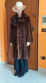 Pelliccia di visone marrone scuro