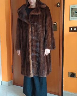 Pelliccia di visone marrone scuro