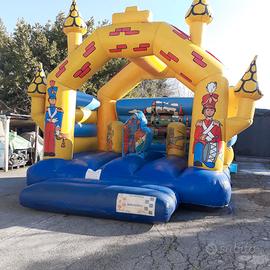 CASTELLO    GONFIABILE