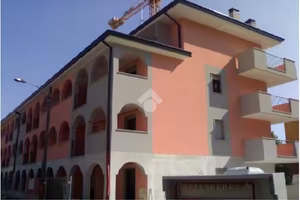 2 LOCALI A SAN GIULIANO MILANESE