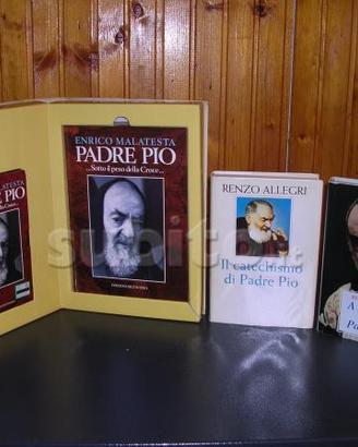 Cofanetto libro e vhs altri 2 libri - padre pio