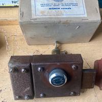 Serratura mod Mignon con 3 chiavi femmina