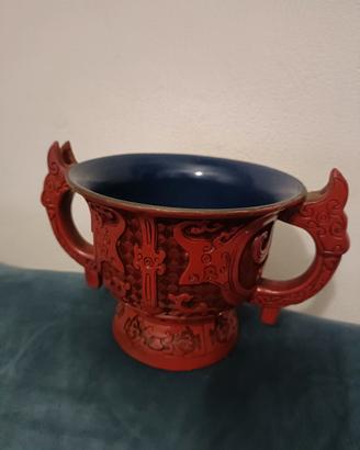 Coppa in lacca rossa di cinabro orientale 