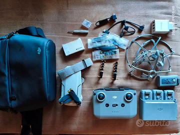 Drone DJI Mini 2 con 4 batterie superaccessoriato