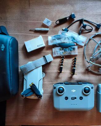 Drone DJI Mini 2 con 4 batterie superaccessoriato