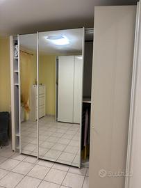 Set mobili bianchi laccati