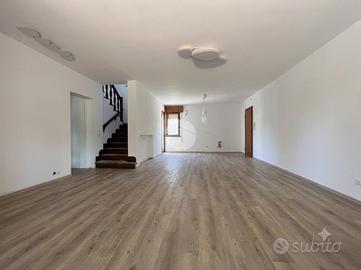 VILLA A SCHIERA D'ANGOLO A SAONARA