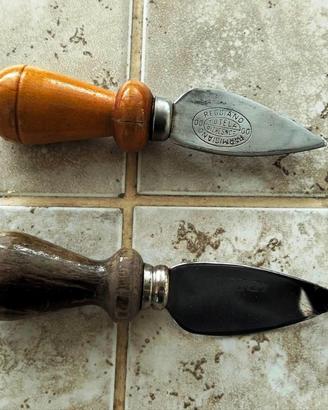 Coppia di Coltelli a mandorla per Parmigiano
