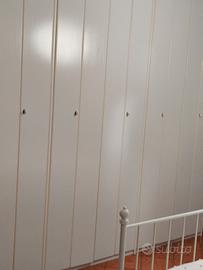 armadio 6 ante in legno massello bianco. 