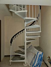 Scala a chiocciola in ferro 