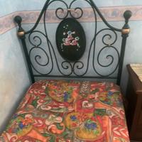 Lettino singolo per camera ragazza