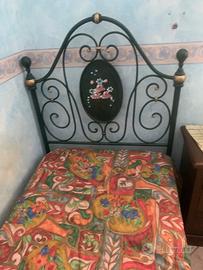 Lettino singolo per camera ragazza