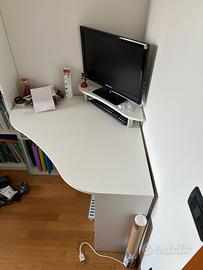Scrivania ad angolo