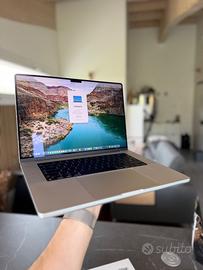 MacBook Pro 16" M1 Pro 2022 con 1TB e 16GB - Apple