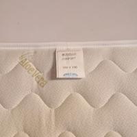 Materasso matrimoniale e cuscino