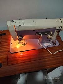 Macchina da cucito Necchi 267