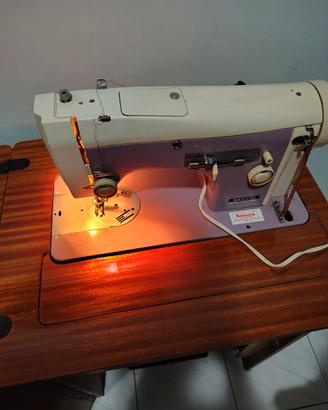 Macchina da cucito Necchi 267