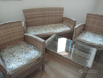 salottino da esterno in polyrattan