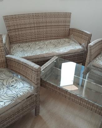 salottino da esterno in polyrattan