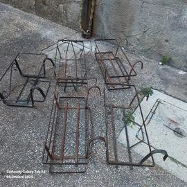 porta vasi  di ferro   battuto  leggere desc