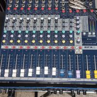 Mixer soundcraft completo di flycase e multieffett