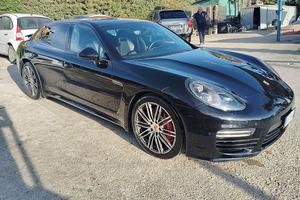 Porsche Panamera Gts