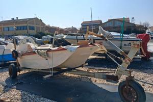 Barca battana vetroresina