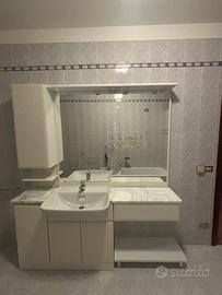 Mobile bagno con specchio