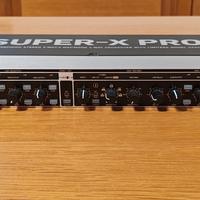 Crossover Behringer CX3400 V2