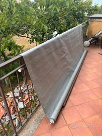Tenda a caduta  da balcone.