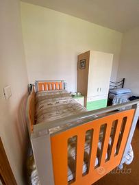 letto ospedaliero elettrico con  telecomando