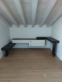 Arredamento da camera con cassettiera e porta TV