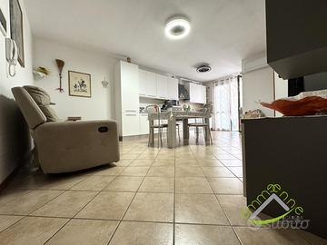 DUE LOCALI CON GIARDINO E DOPPIO GARAGE