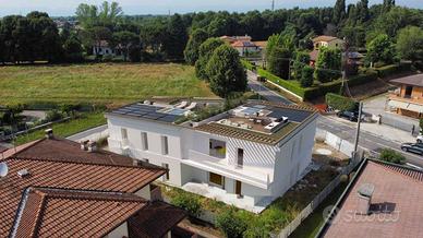Attico / Mansarda di 118 m² con 4 locali e box aut
