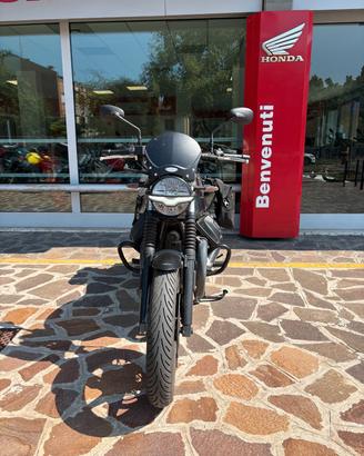 Moto Guzzi V7 Stone